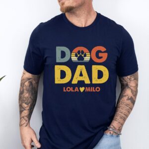 Personalized Dog Dad T-Shirt – Custom Dog Lover Gift for Father’s Day, Pet Owner Birthday Tee, Dog Dad Shirt with Name, Funny Dog Owner Gift

